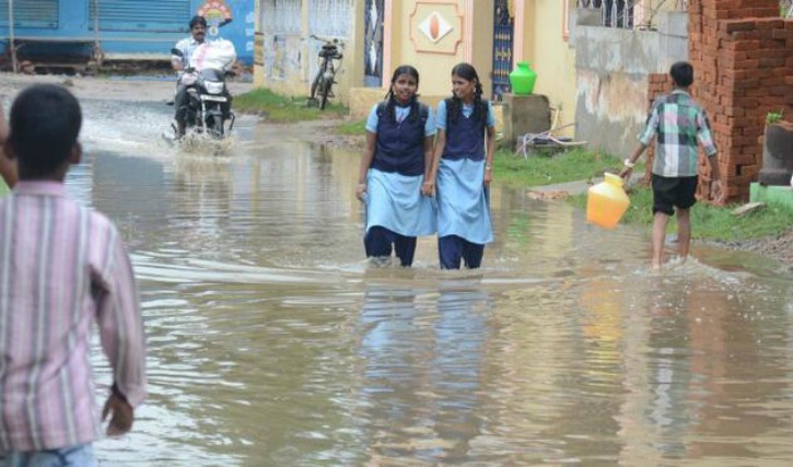 Using WhatsApp Chennai Youth Are Providing Books To Students Who Lost Them In Flood 